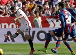 包含巴塞罗那西甲击败马略卡京多安远射命中的词条